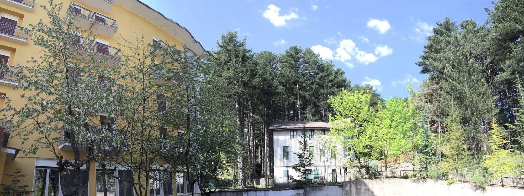 Hotel Tasso Camigliatello Silano Exterior foto