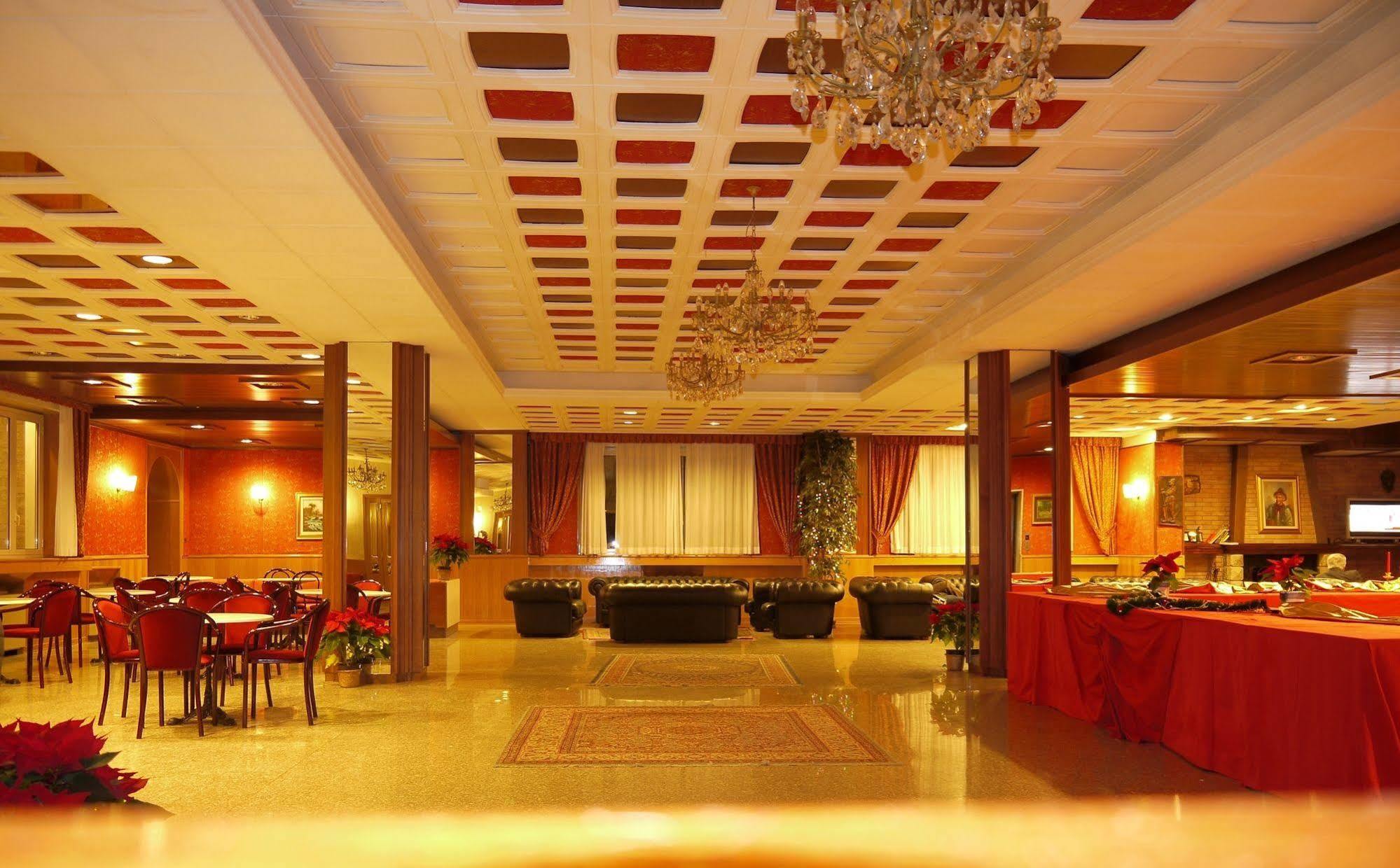 Hotel Tasso Camigliatello Silano Exterior foto